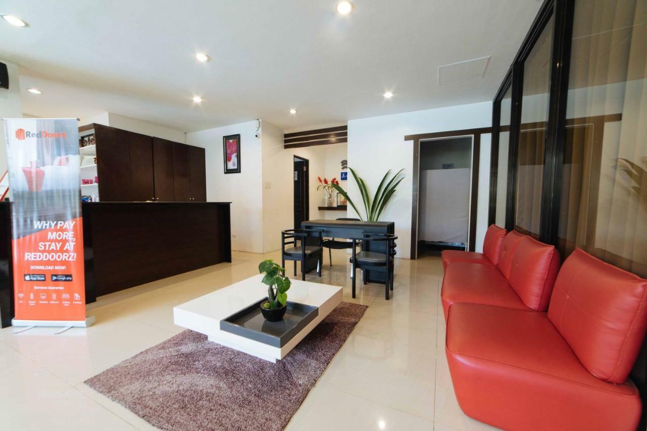 Reddoorz Premium @ Guadalupe Village Davao Exterior photo