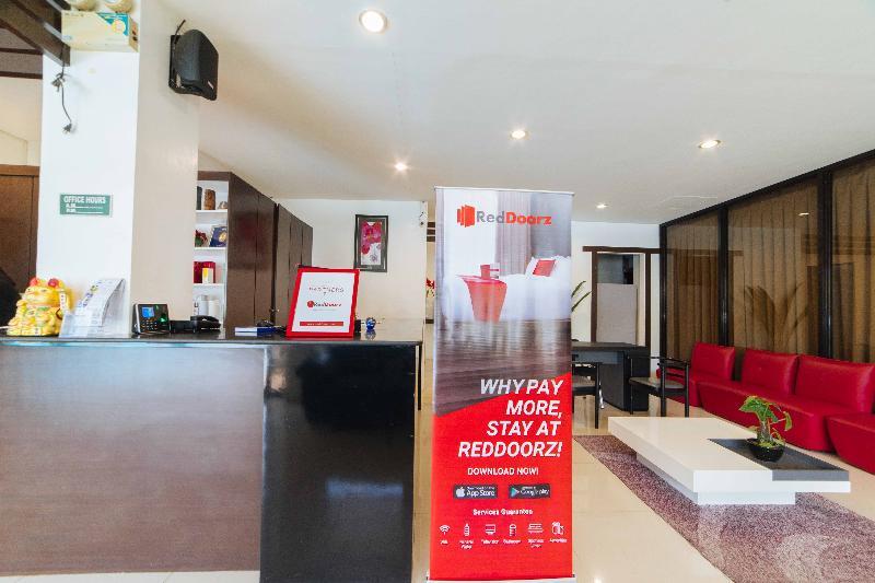 Reddoorz Premium @ Guadalupe Village Davao Exterior photo